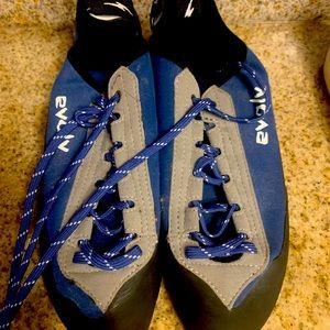 Mens Evolve Rock Climbing Shoes Sz12 NWOT